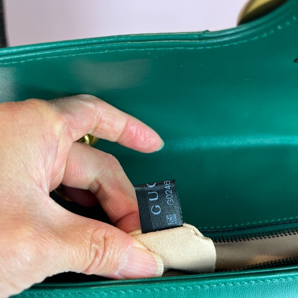 Green Gucci Small GG Marmont Matelasse Shoulder Bag - Picture 4 of 17